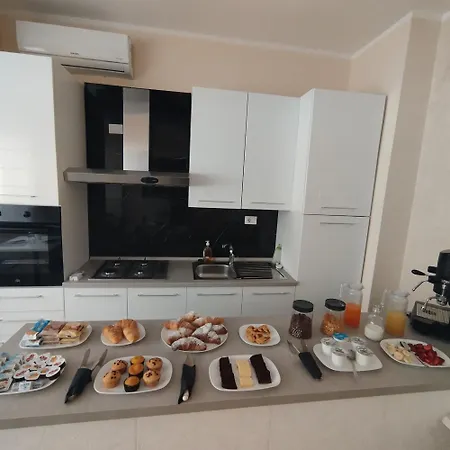 Relu' فندق مبيت وإفطار غالّيبولي